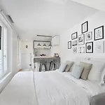 One Bedroom Flat Rue Montorgueil